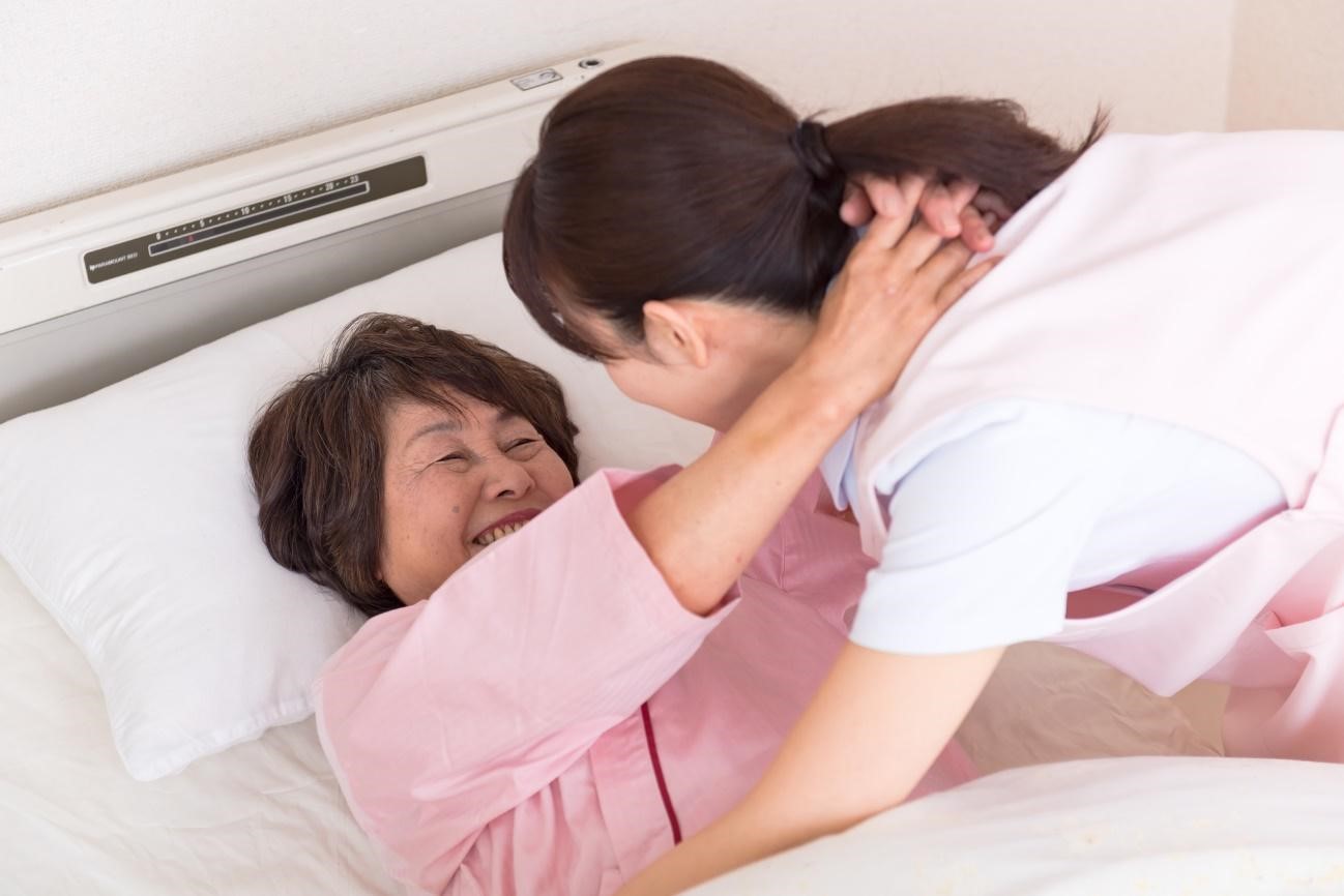寝返り介助の注意点