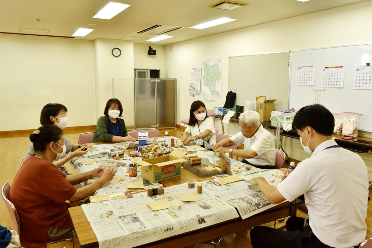 午前、午後の部ともにわきあいあいと作業が行われました