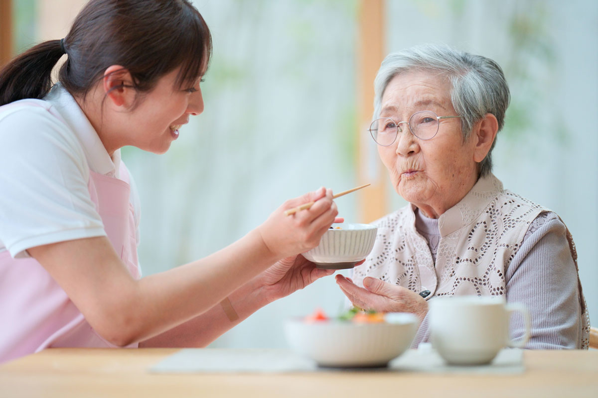 食事介助のイメージ